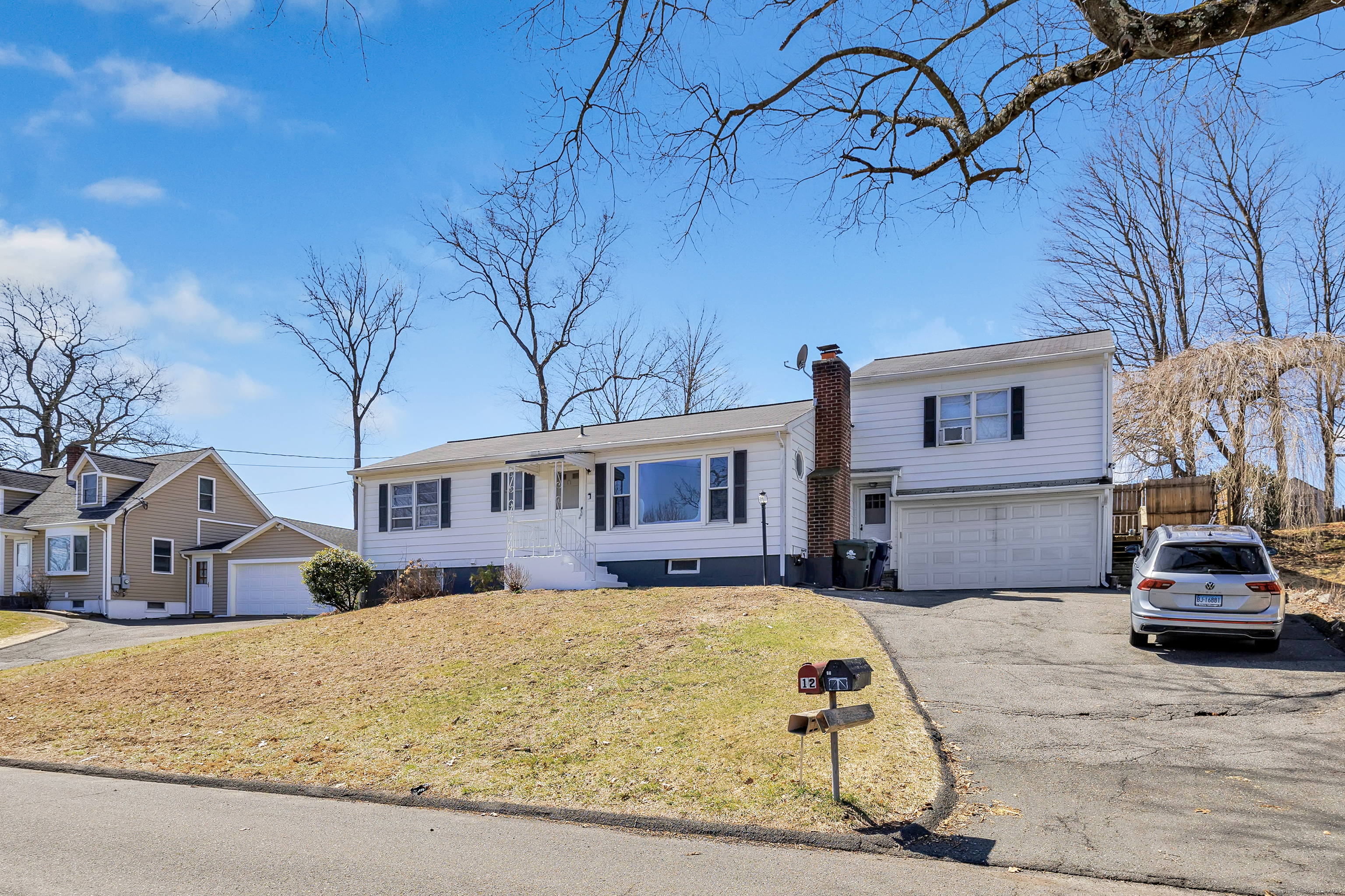 Property for Sale at Beechwood Drive, Danbury, Connecticut - Bedrooms: 4 
Bathrooms: 2 
Rooms: 6  - $489,900