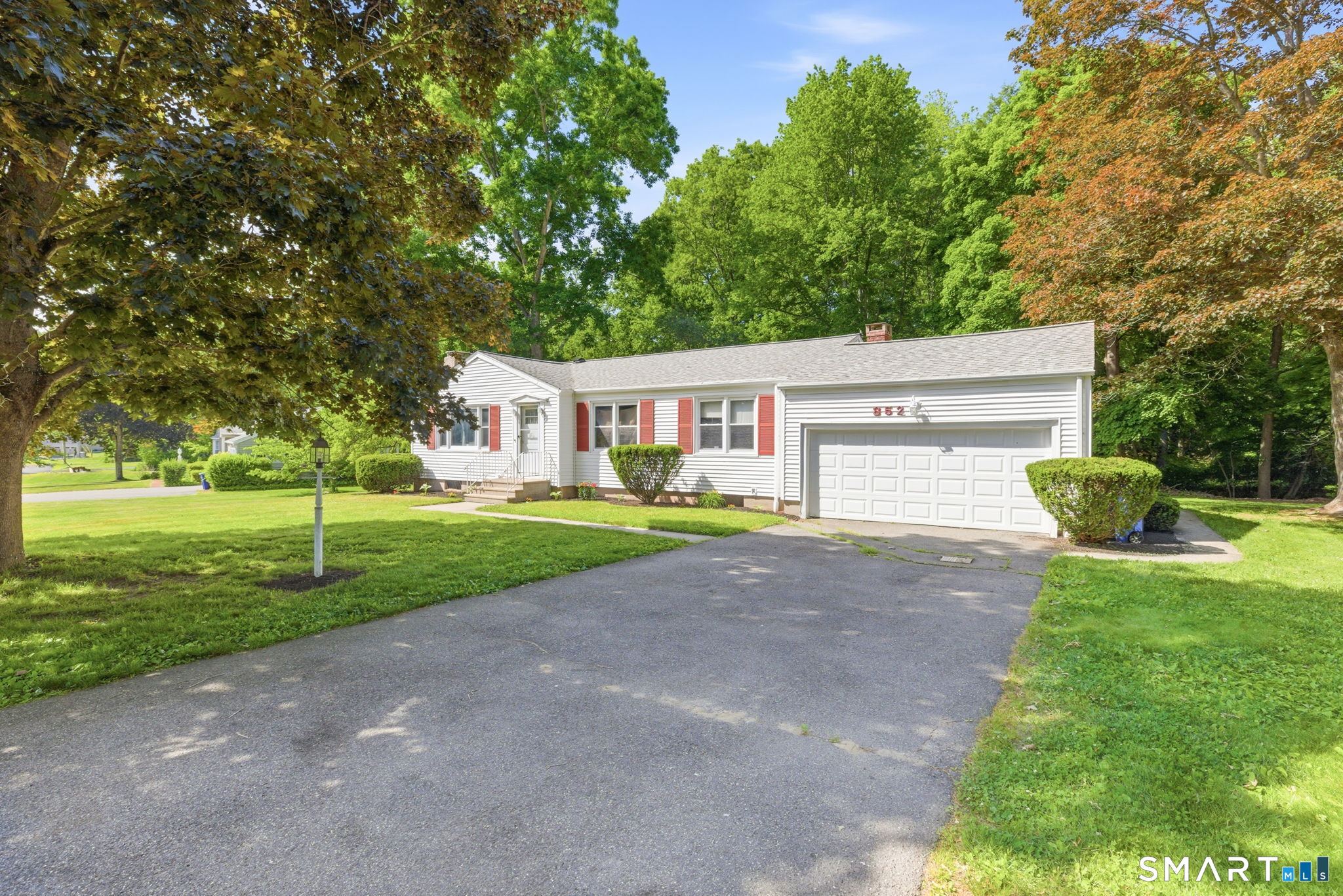 852 Brookside Drive