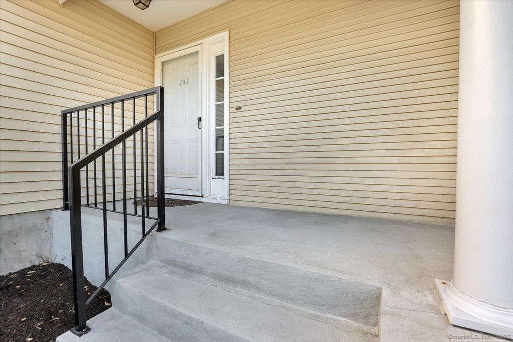 Photo of 203 Limner Circle #203, Rocky Hill, CT 06067 (MLS # 24143178)