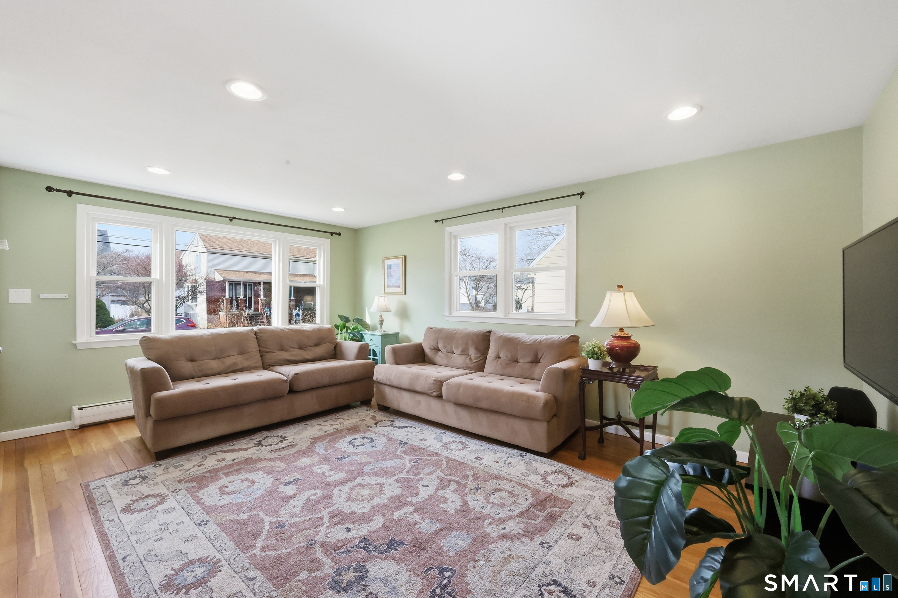 89 North Hoadley Street