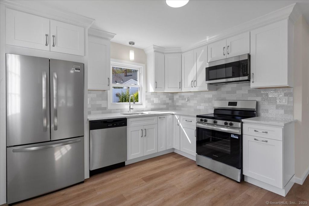 Photo of 115 Cooper Drive, Waterbury, CT 06704 (MLS # 24132364)