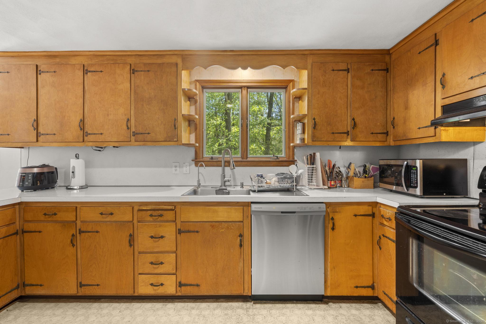 30 Stillbrook Road, Avon, Connecticut image 16