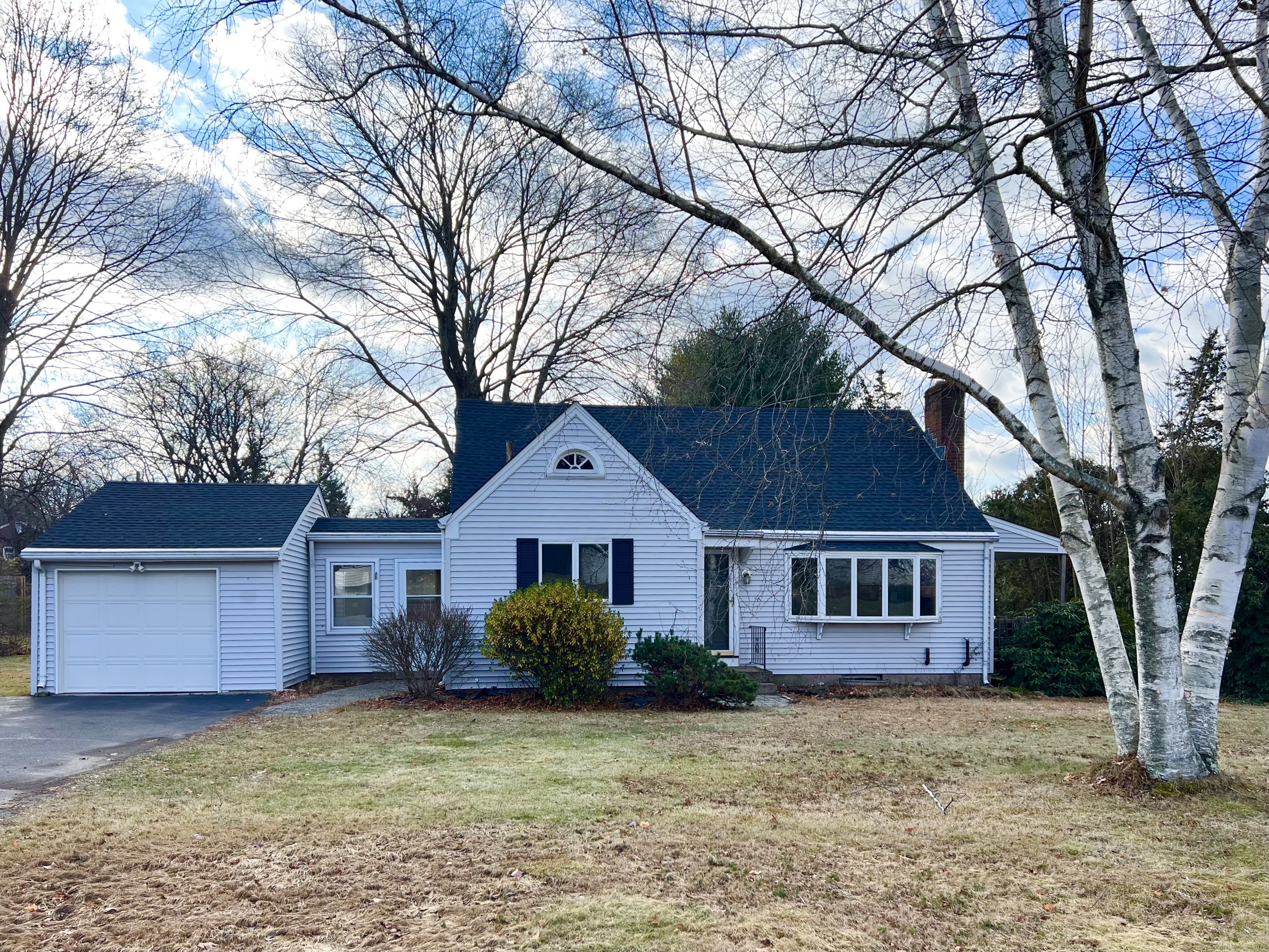 Property for Sale at 111 Reservoir Road, Middletown, Connecticut - Bedrooms: 4 
Bathrooms: 2 
Rooms: 6  - $319,000