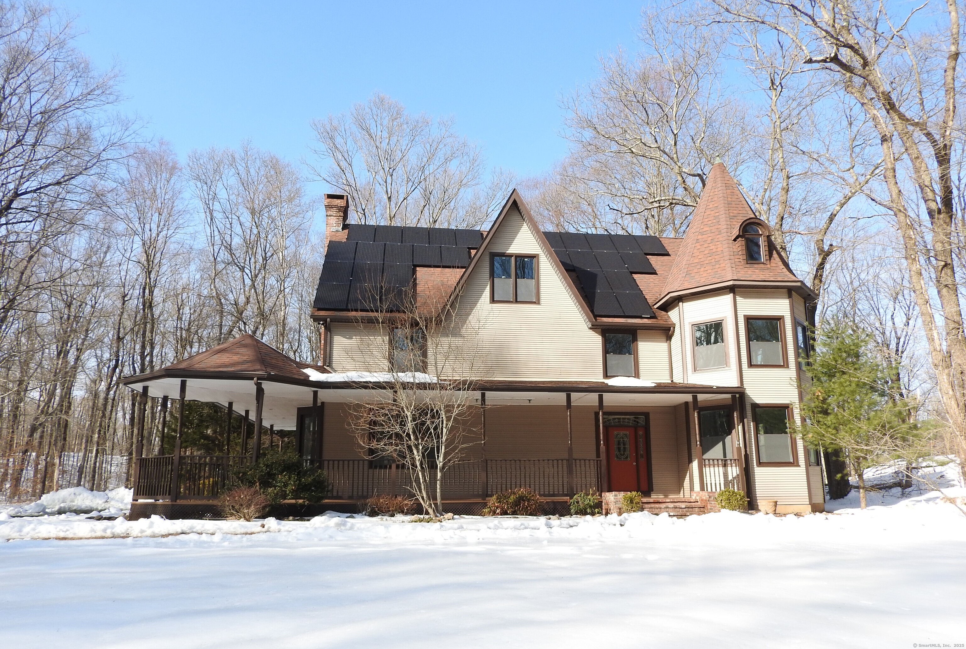 Sumner Wood Road, Durham, Connecticut - 4 Bedrooms  
3 Bathrooms  
9 Rooms - 