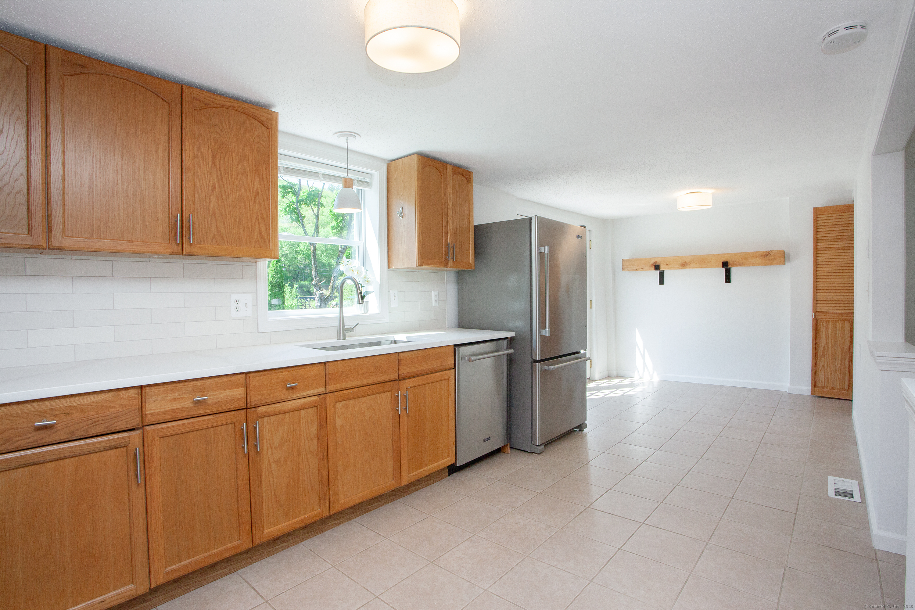 39 Cottage Street, New Hartford, Connecticut image 12