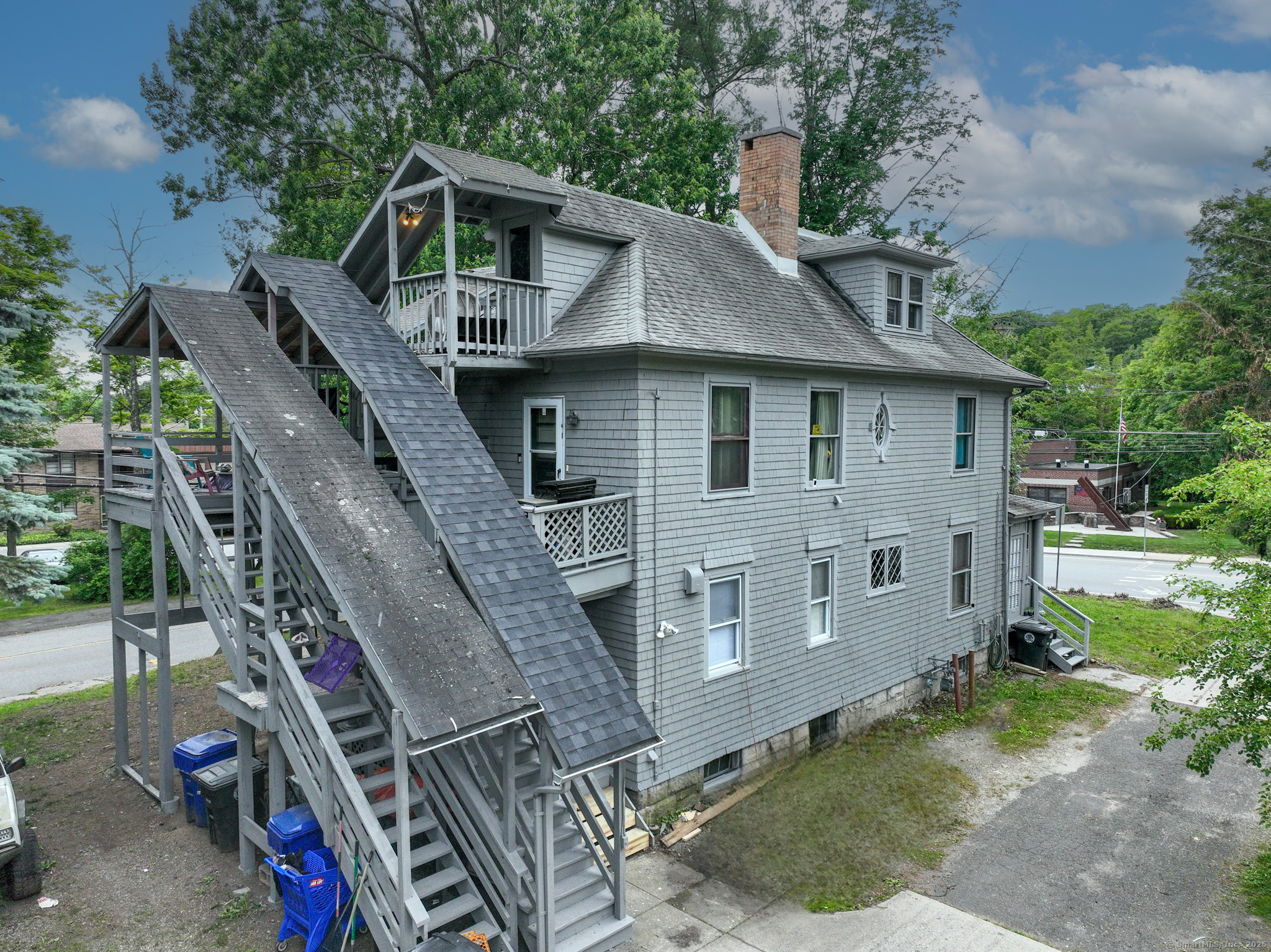 908 Main Street