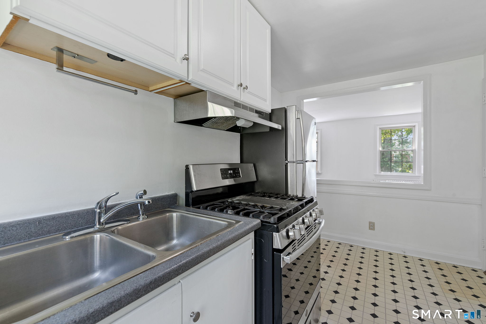 2475 Summer Street 2H