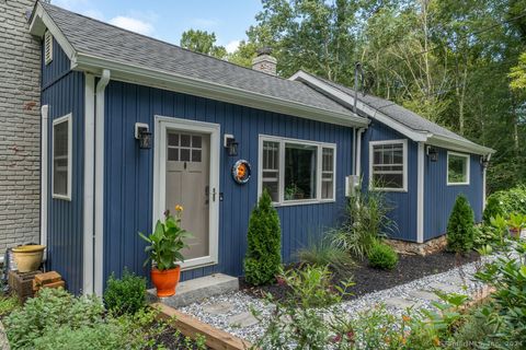 32 Twin Bridge Road Guilford CT 06437