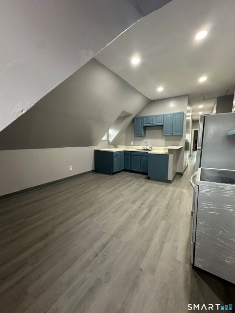 Photo of 402-404 Sigourney Street #3rd Floor, Hartford, CT 06112 (MLS # 24161362)