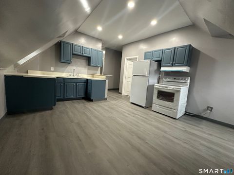 Tiny photo for 402-404 Sigourney Street #3rd Floor, Hartford, CT 06112 (MLS # 24161362)