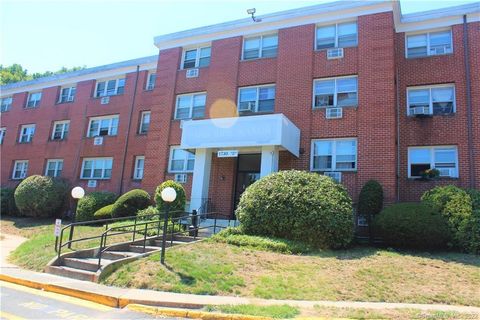 Photo of 1730 State Street #312, Hamden, CT 06517 (MLS # 24179996)