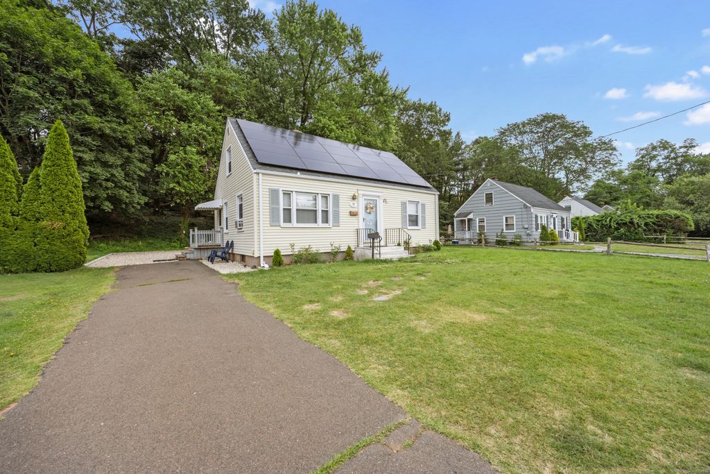 Photo of 77 Blue Hills Avenue, Hamden, CT 06514 (MLS # 24142923)