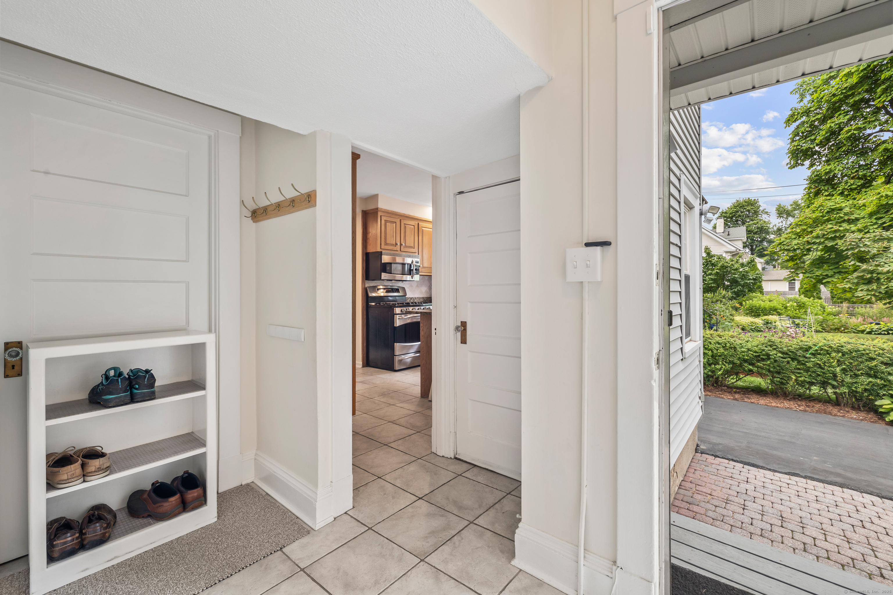 West Hartford, Connecticut 06119, United States, 4 Bedrooms Bedrooms, ,3 BathroomsBathrooms,Residential,Active,178392