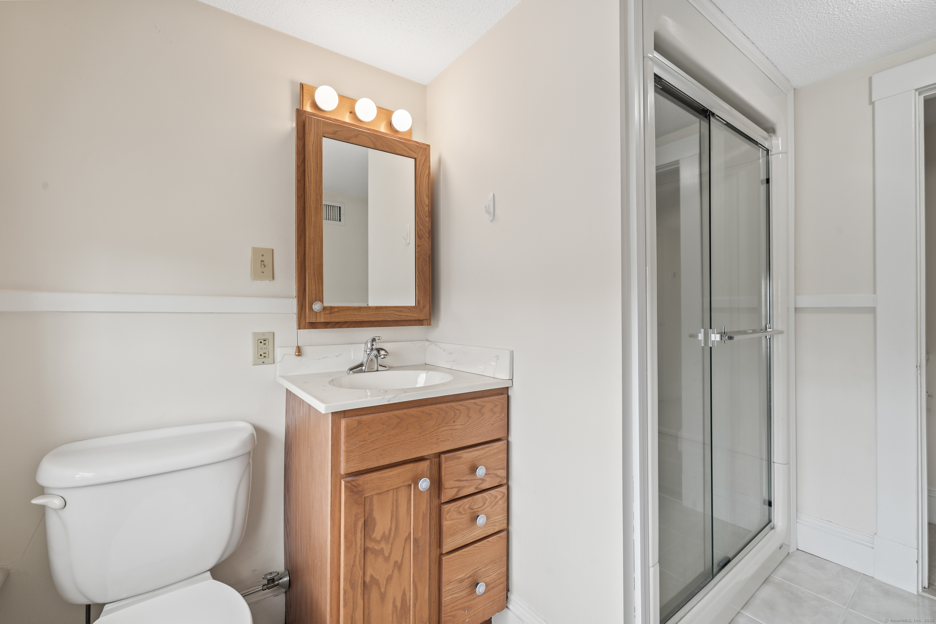 West Hartford, Connecticut 06119, United States, 4 Bedrooms Bedrooms, ,3 BathroomsBathrooms,Residential,Active,178392