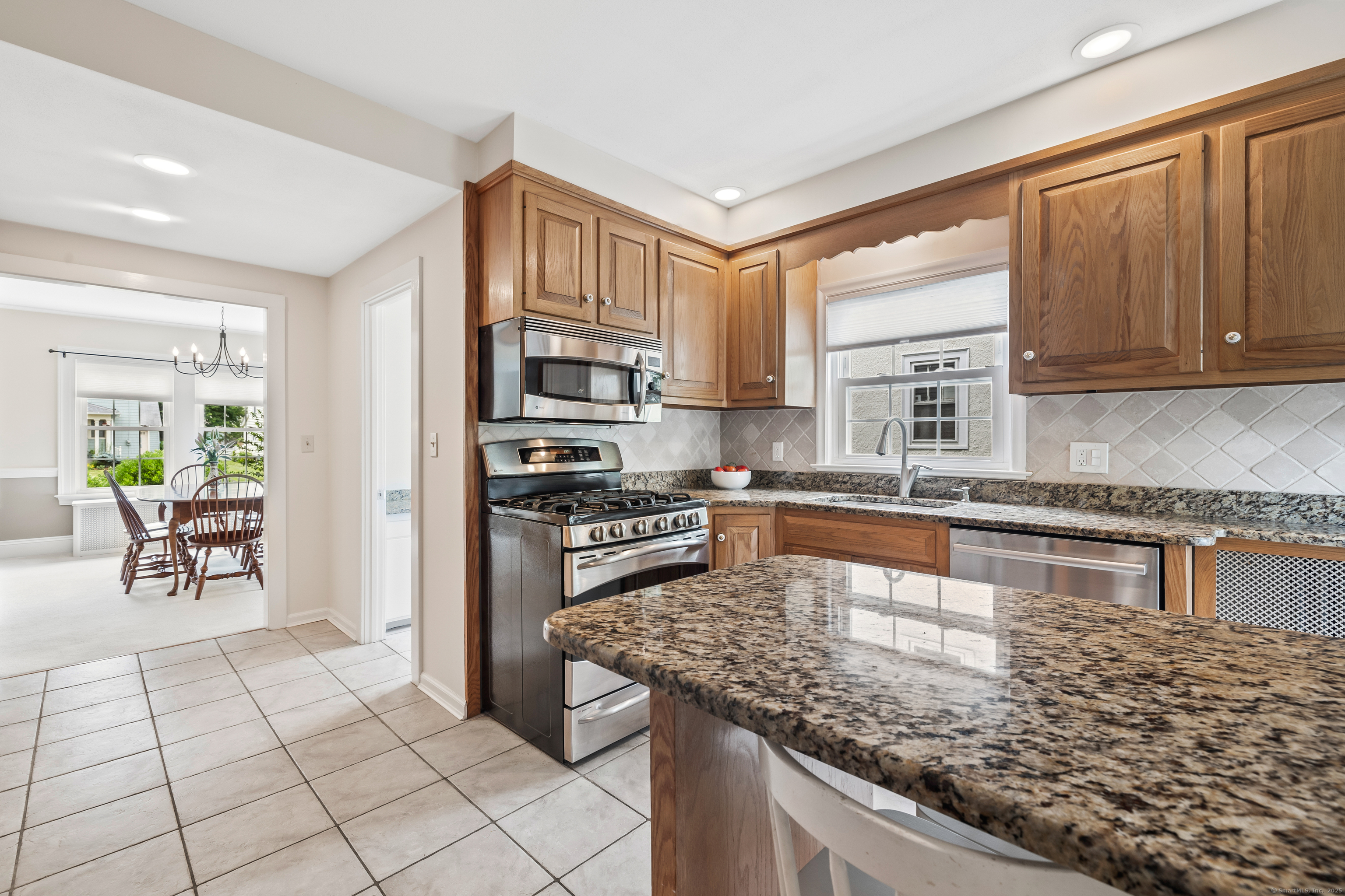 West Hartford, Connecticut 06119, United States, 4 Bedrooms Bedrooms, ,3 BathroomsBathrooms,Residential,Active,178392