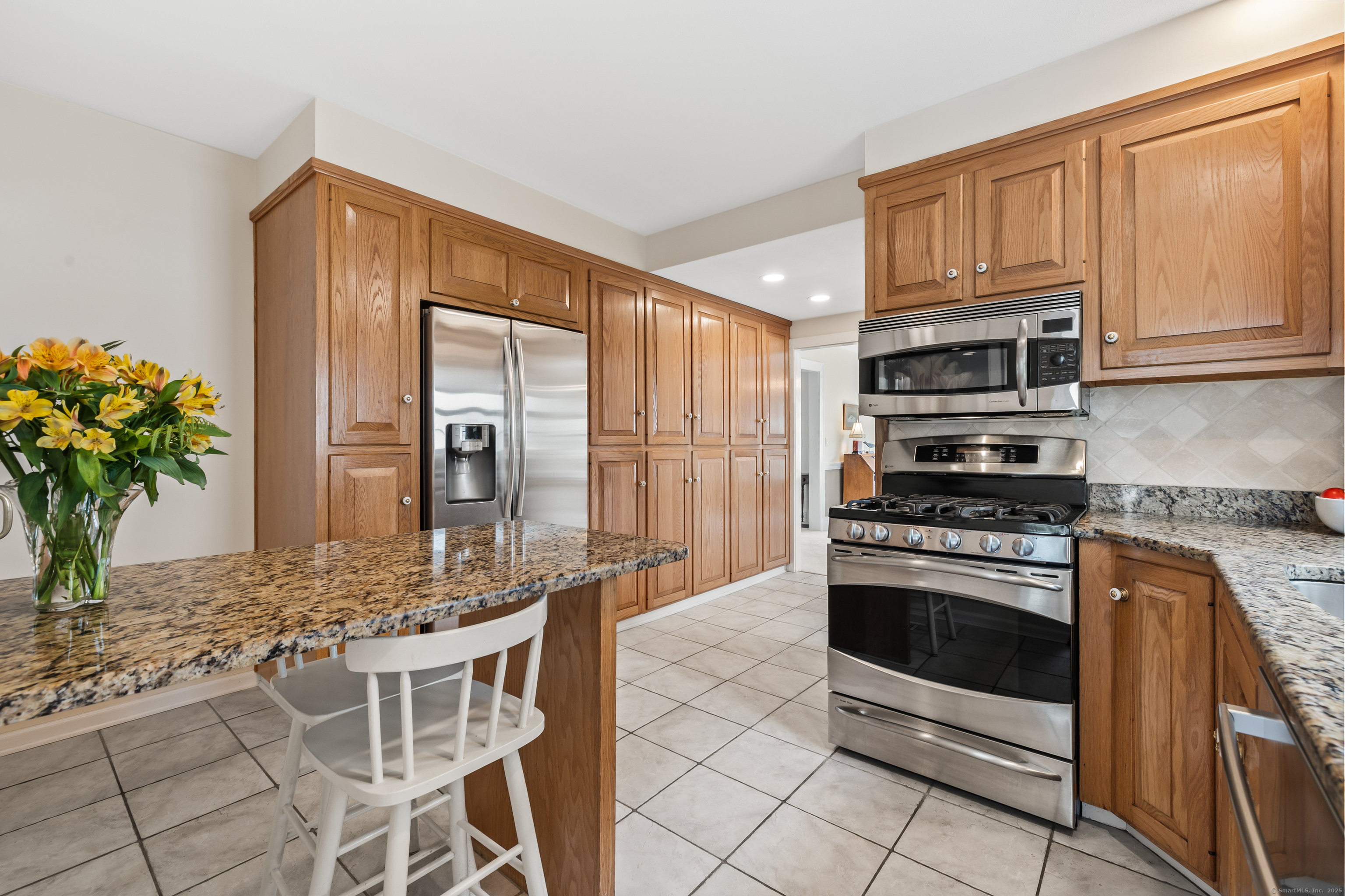 West Hartford, Connecticut 06119, United States, 4 Bedrooms Bedrooms, ,3 BathroomsBathrooms,Residential,Active,178392