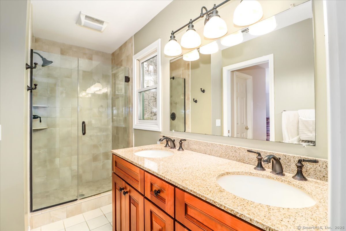 129A Hanover Road, Newtown, Connecticut image 20