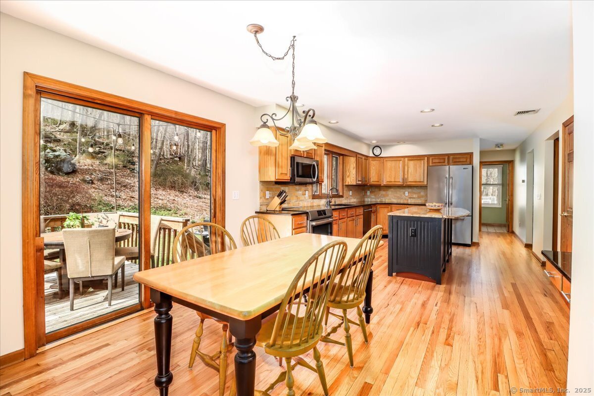 129A Hanover Road, Newtown, Connecticut image 9