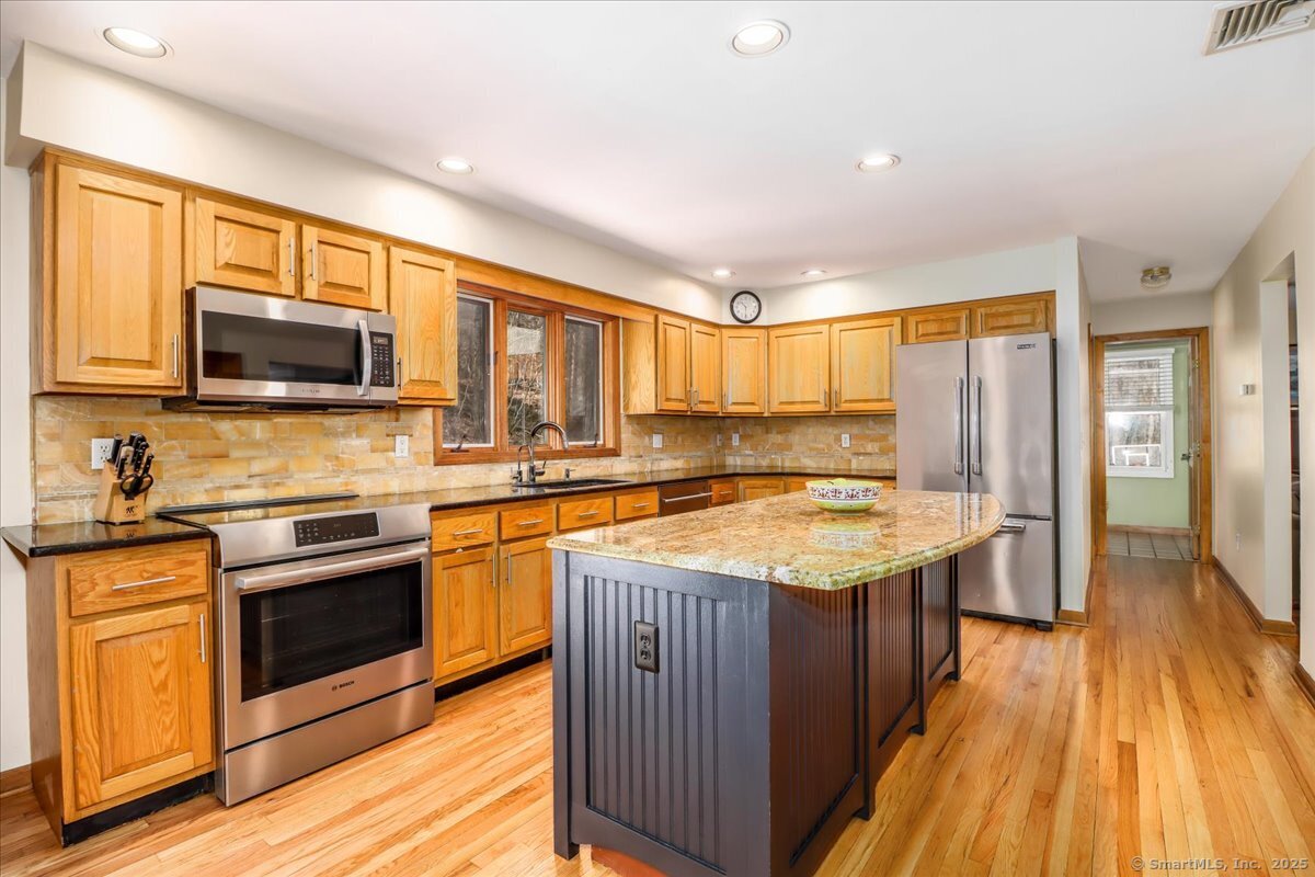 129A Hanover Road, Newtown, Connecticut image 7