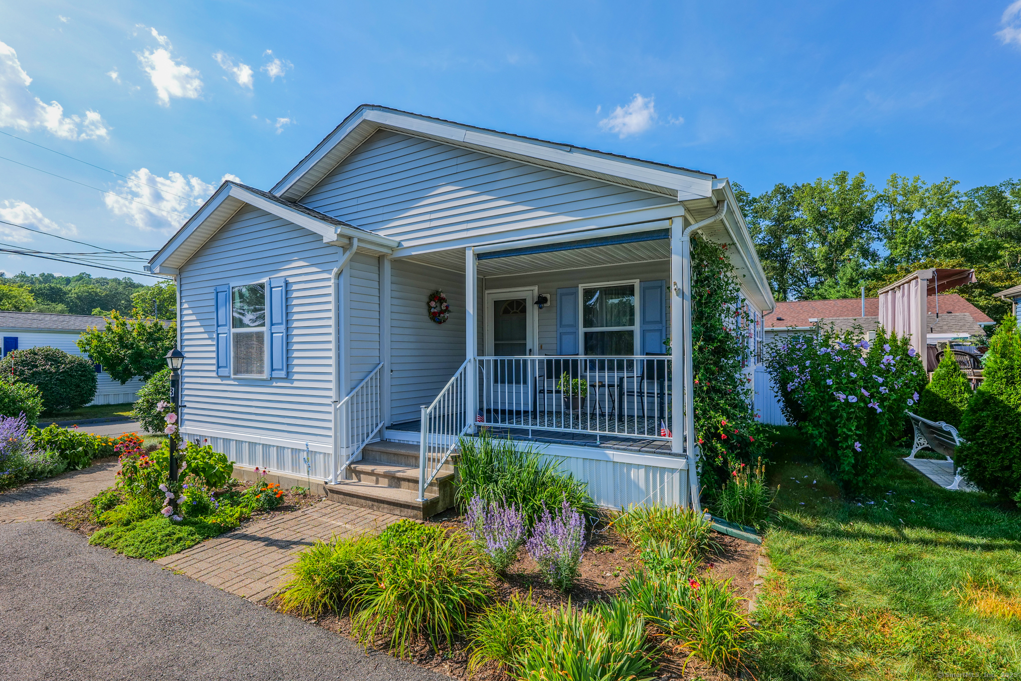 8 Hemlock Road