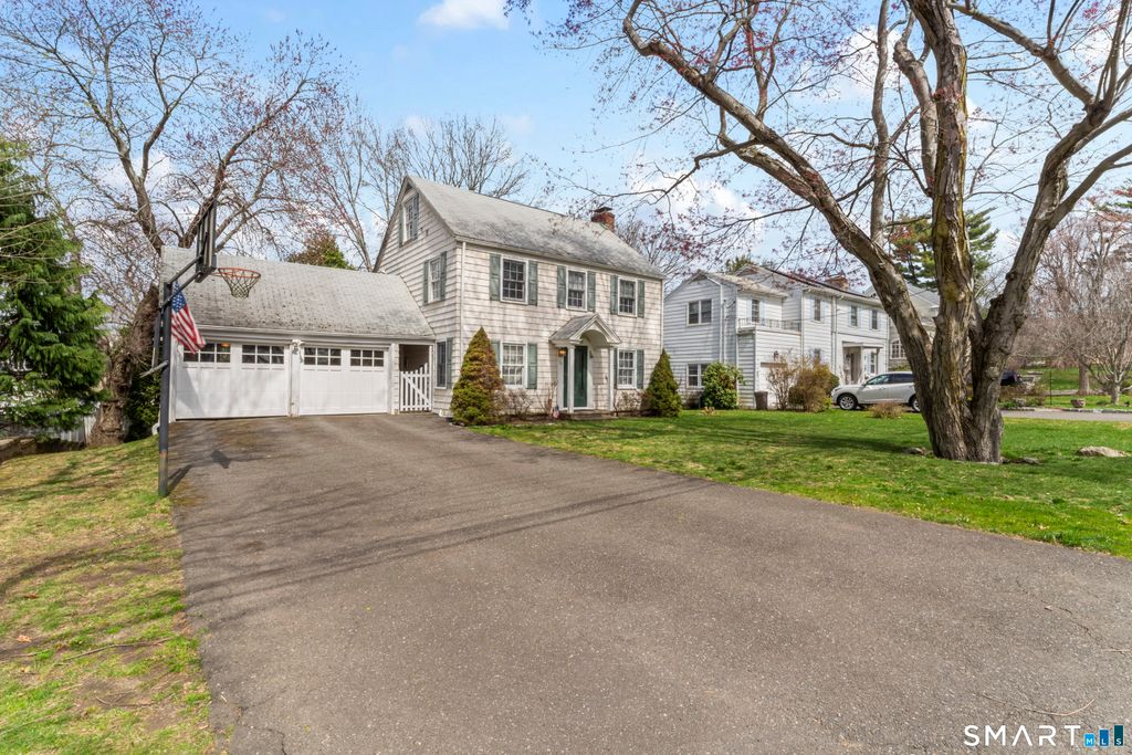 Photo of 90 Toilsome Hill Road, Fairfield, CT 06825 (MLS # 24164856)