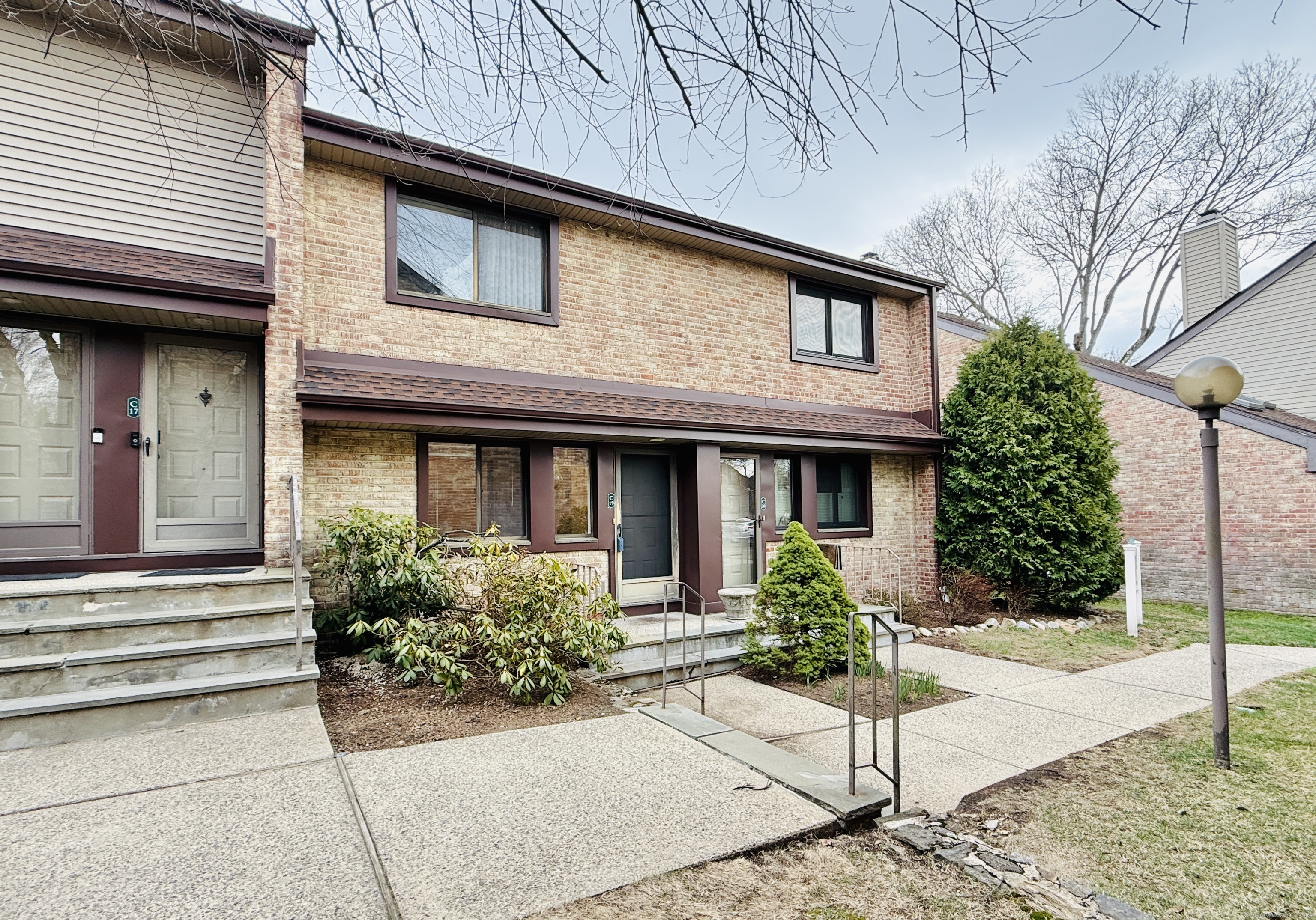 Rental Property at Bedford Street C19, Stamford, Connecticut - Bedrooms: 1 
Bathrooms: 2 
Rooms: 4  - $2,600 MO.