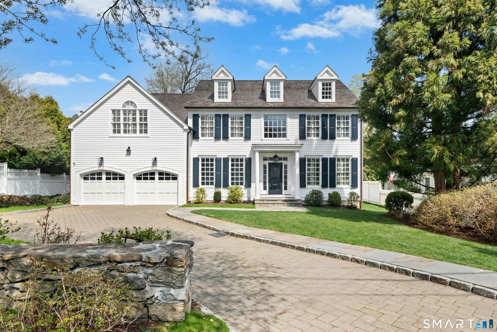 Photo of 7 Kimberly Place, New Canaan, CT 06840 (MLS # 24165890)