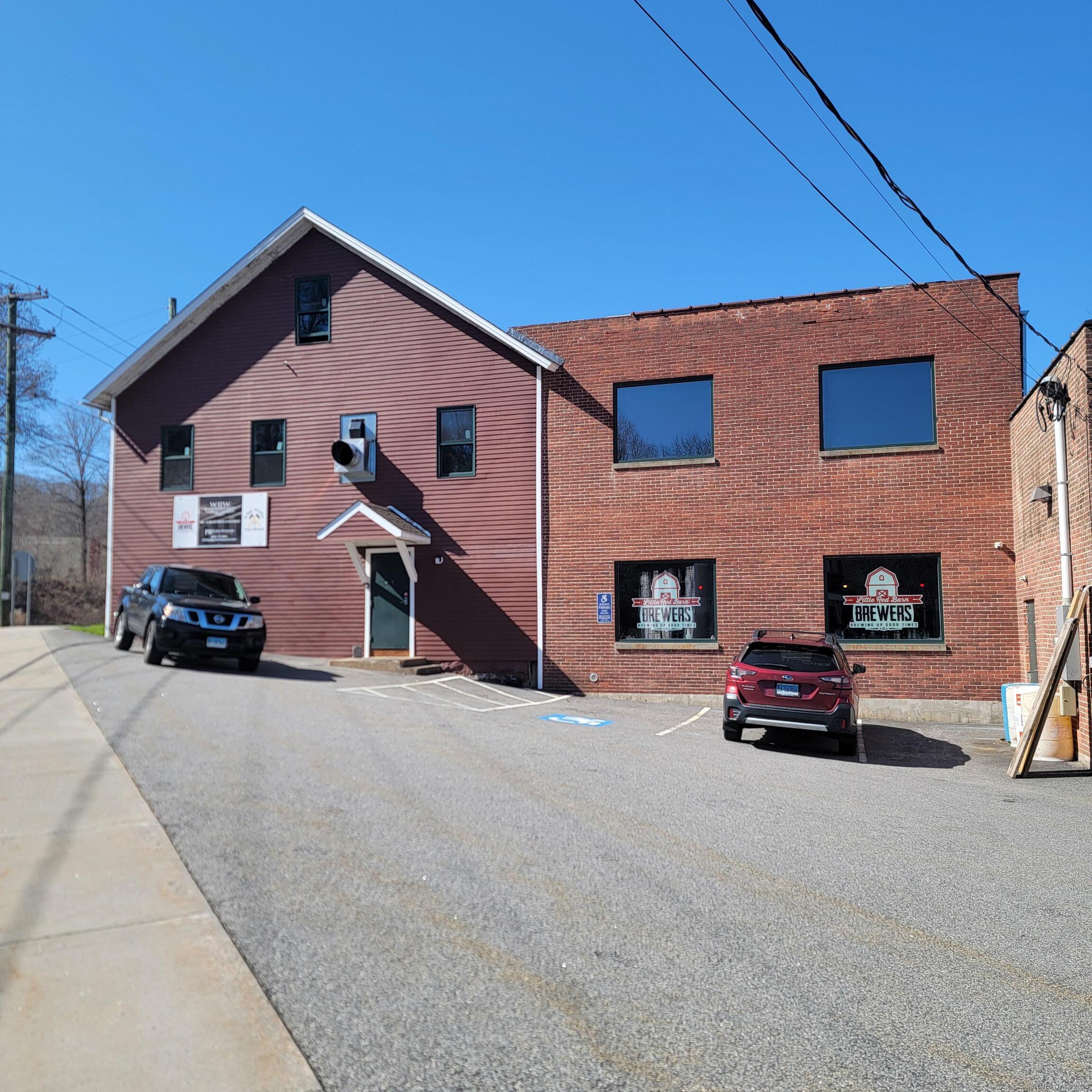 32 Lake Street