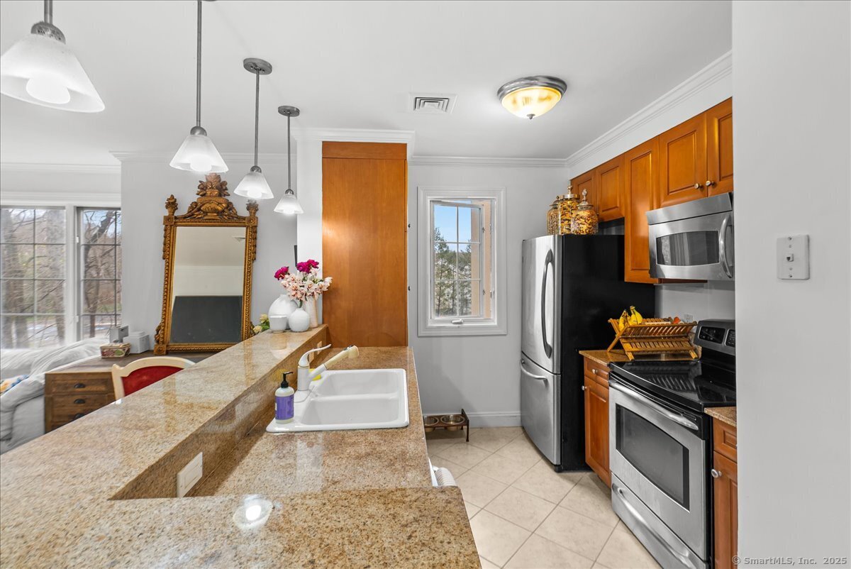 2 Homestead Lane #212, Greenwich, Connecticut image 5