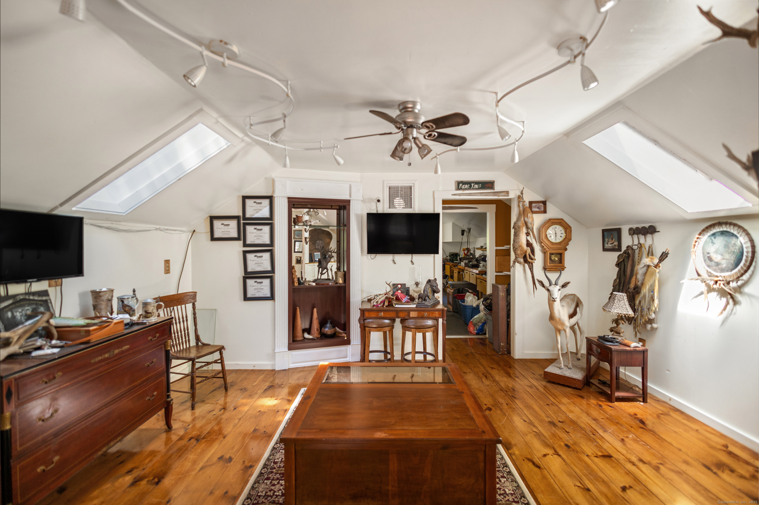 Woodstock, Connecticut 06281, United States, 3 Bedrooms Bedrooms, ,3 BathroomsBathrooms,Residential,Active,165238