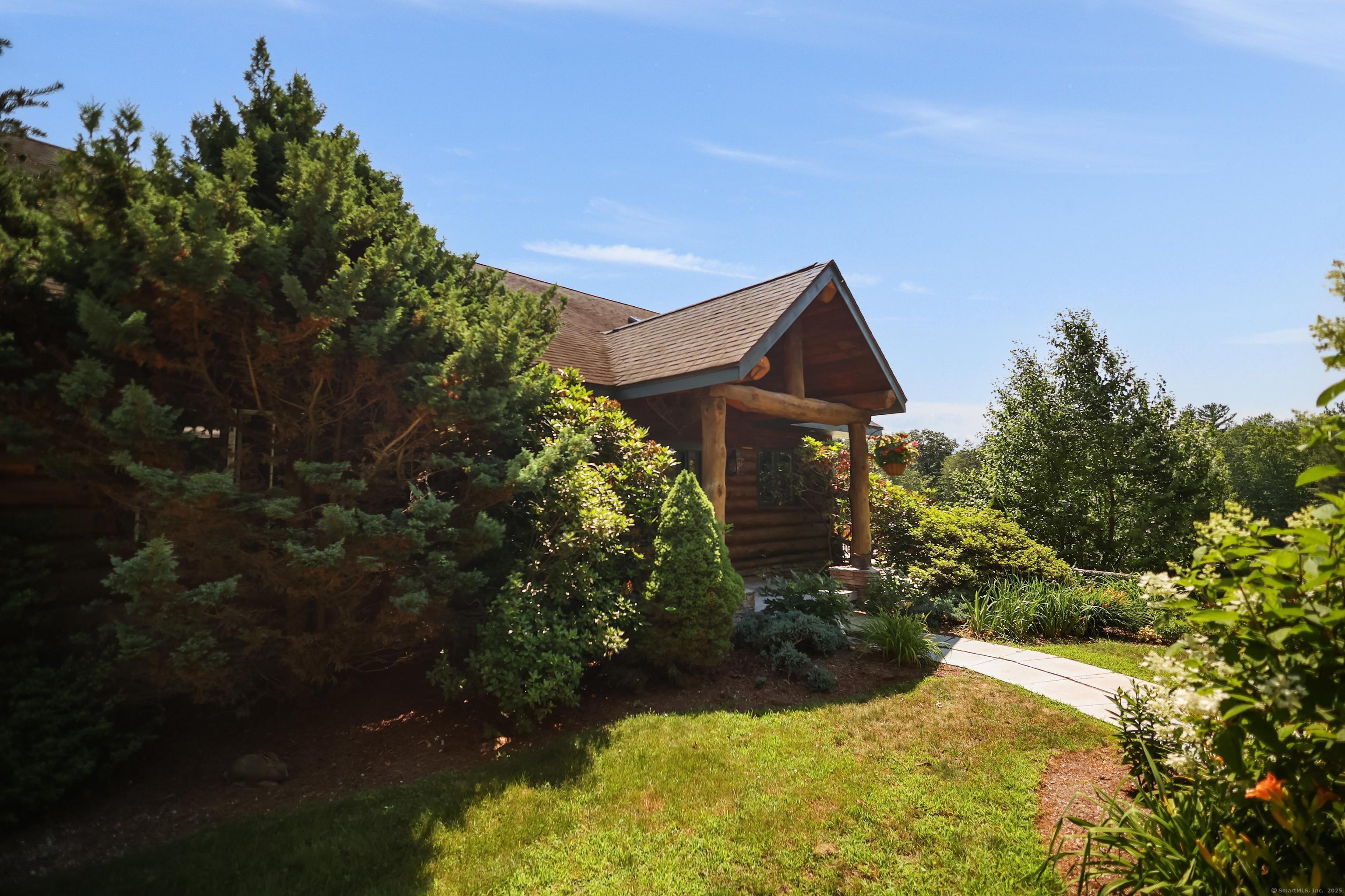 Woodstock, Connecticut 06281, United States, 3 Bedrooms Bedrooms, ,3 BathroomsBathrooms,Residential,Active,165238