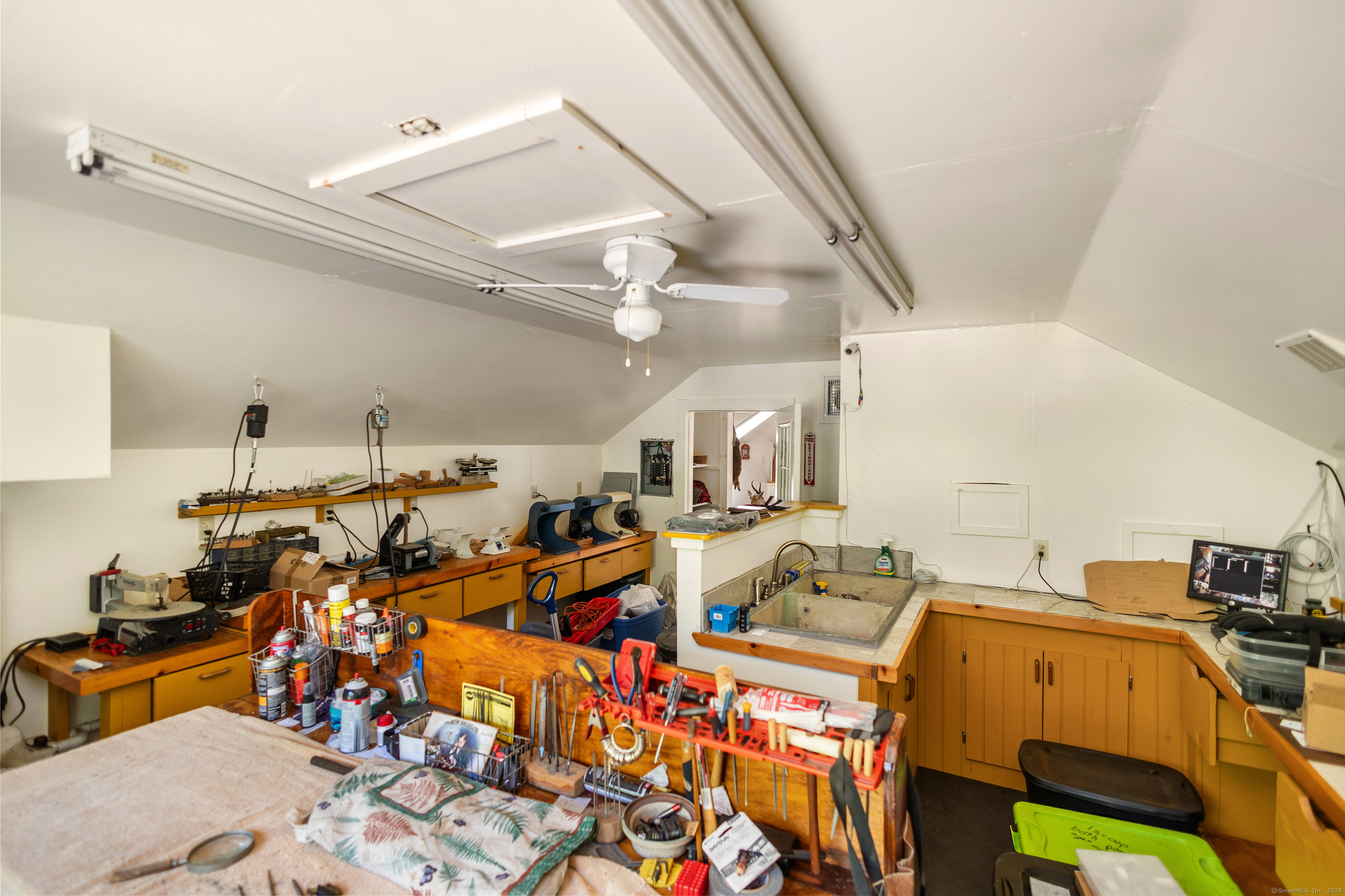 Woodstock, Connecticut 06281, United States, 3 Bedrooms Bedrooms, ,3 BathroomsBathrooms,Residential,Active,165238