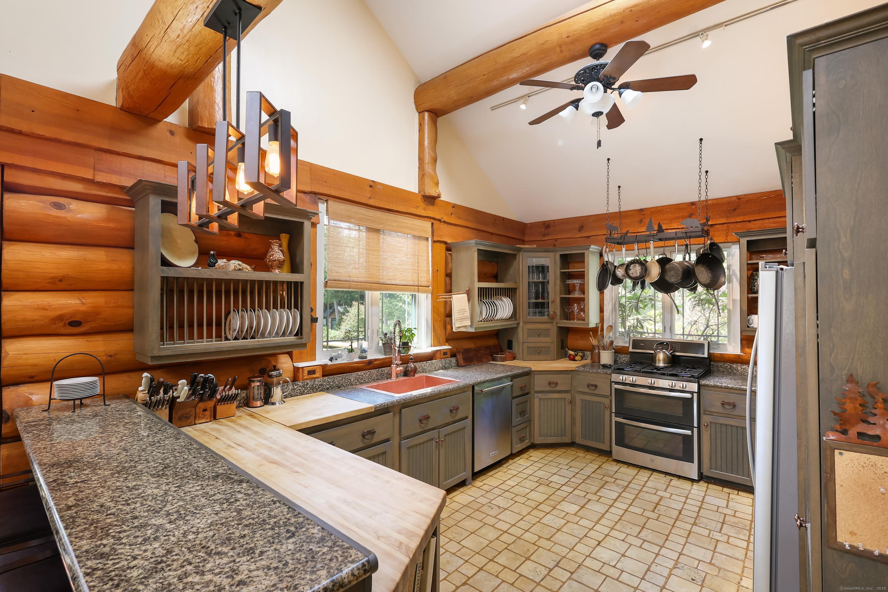 Woodstock, Connecticut 06281, United States, 3 Bedrooms Bedrooms, ,3 BathroomsBathrooms,Residential,Active,165238