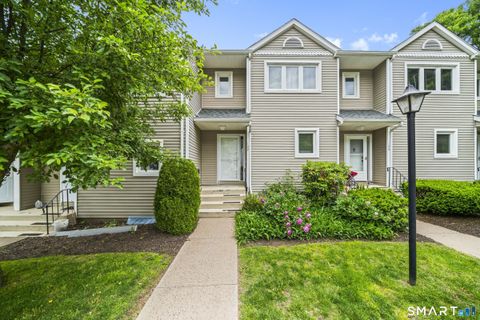 Condo For Sale - 102 Oak Ridge Drive #102<br/> Windsor Locks, CT 06096