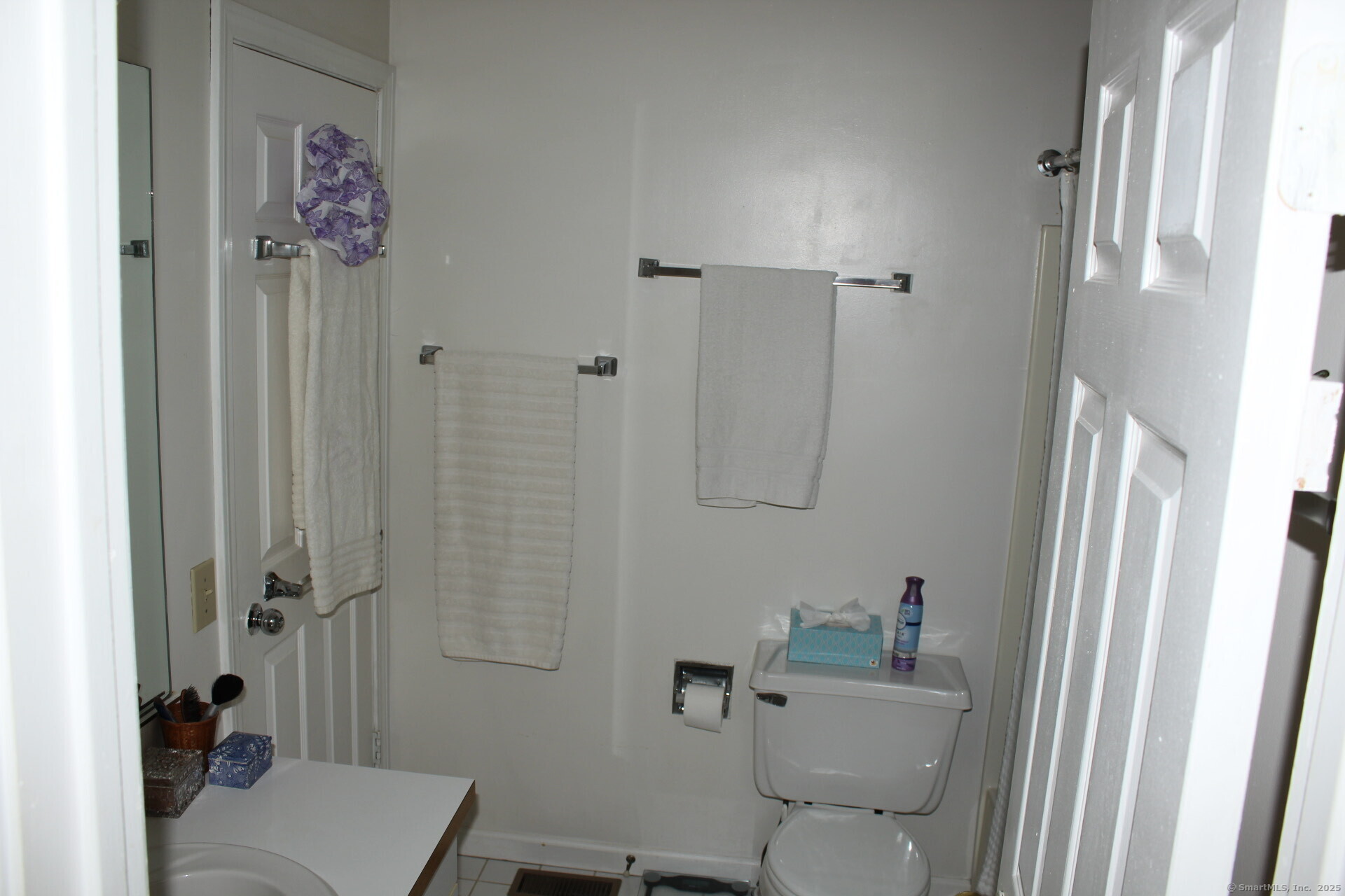 2390 State Street #APT 1F, Hamden, Connecticut image 24