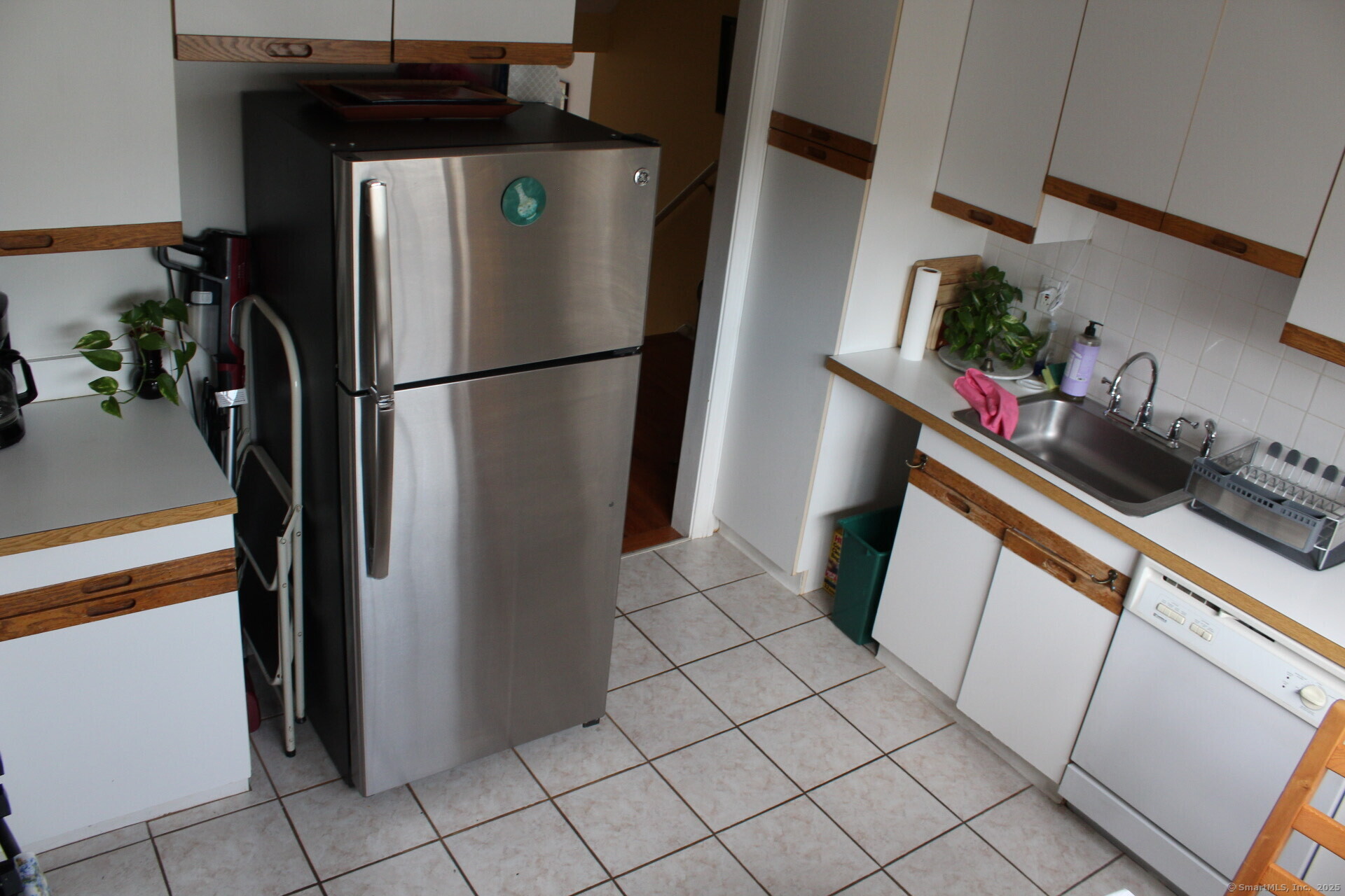 2390 State Street #APT 1F, Hamden, Connecticut image 9