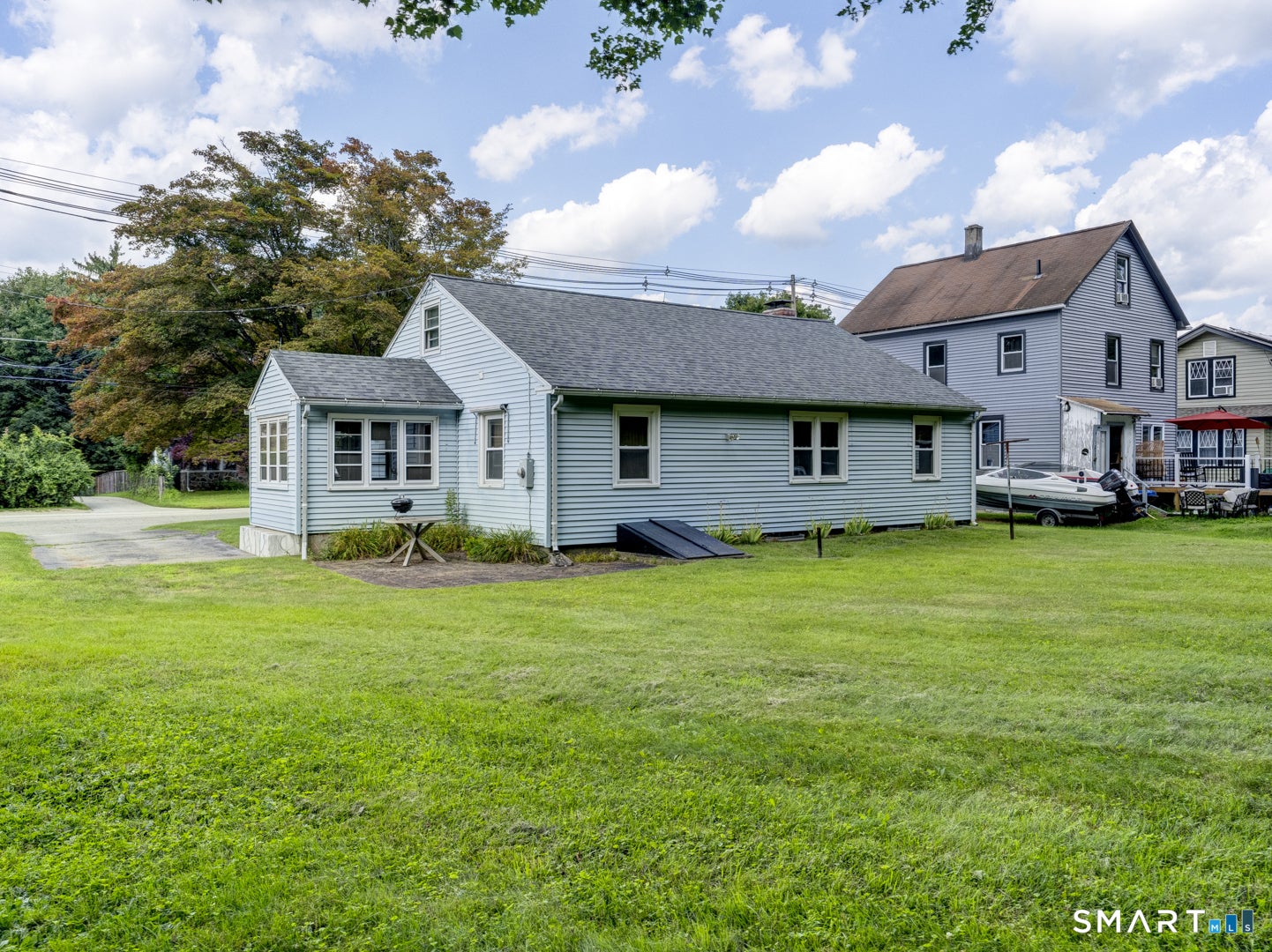 512 Pleasant Street