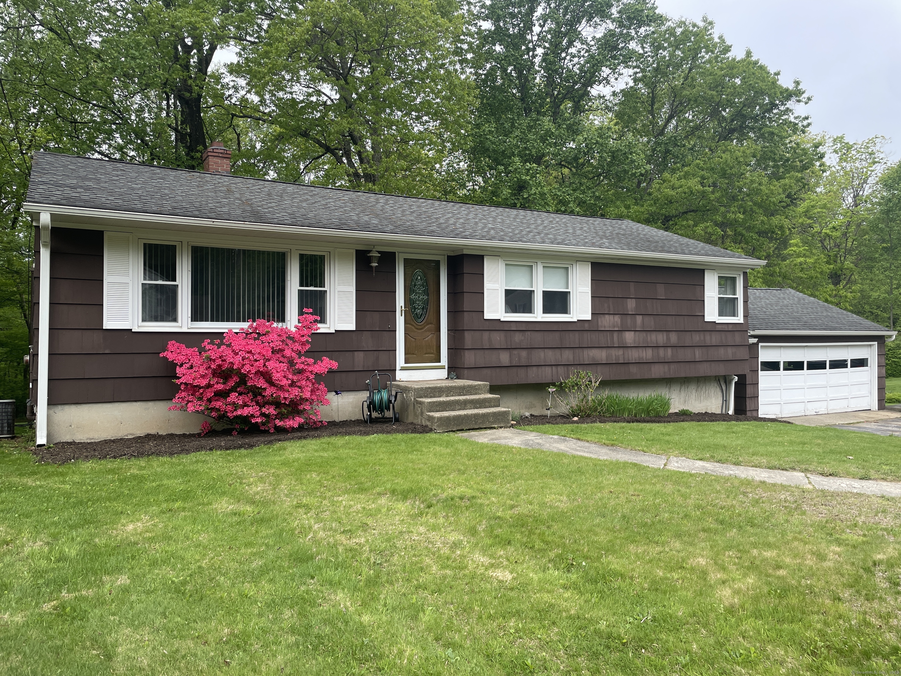 7 Glen Circle, Seymour, Connecticut image 2