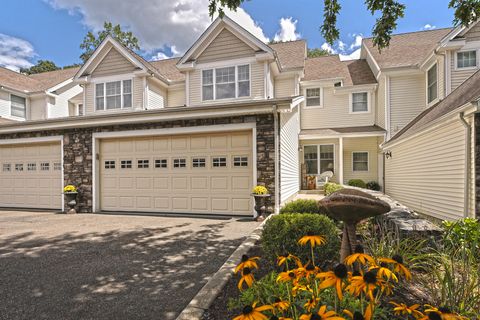 160 Kyles Way 160 Shelton CT 06484