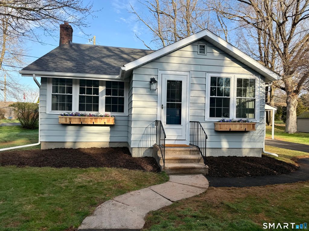 Photo of 5 Worthington Lane, Berlin, CT 06037 (MLS # 24161780)