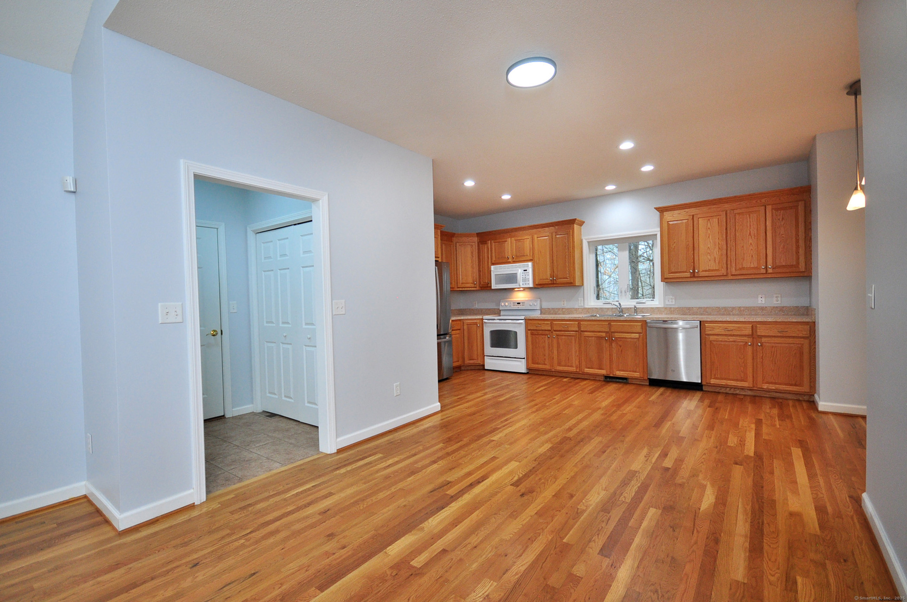 6 River Town Road, Windsor, Connecticut image 16