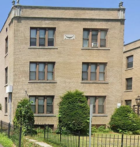 Photo of 35 Sumner Street #C2, Hartford, CT 06105 (MLS # 24125386)