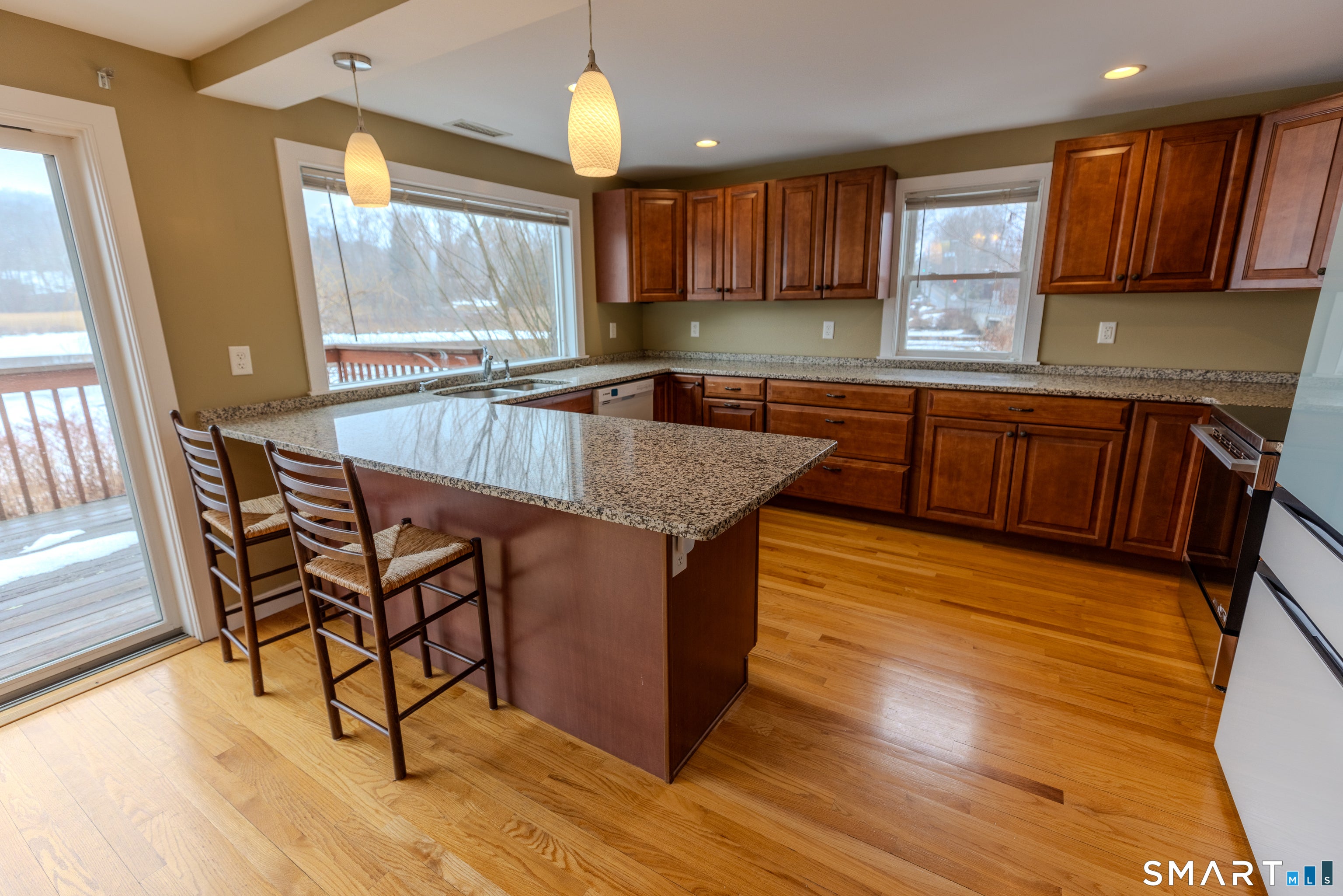 135 Middlesex Avenue