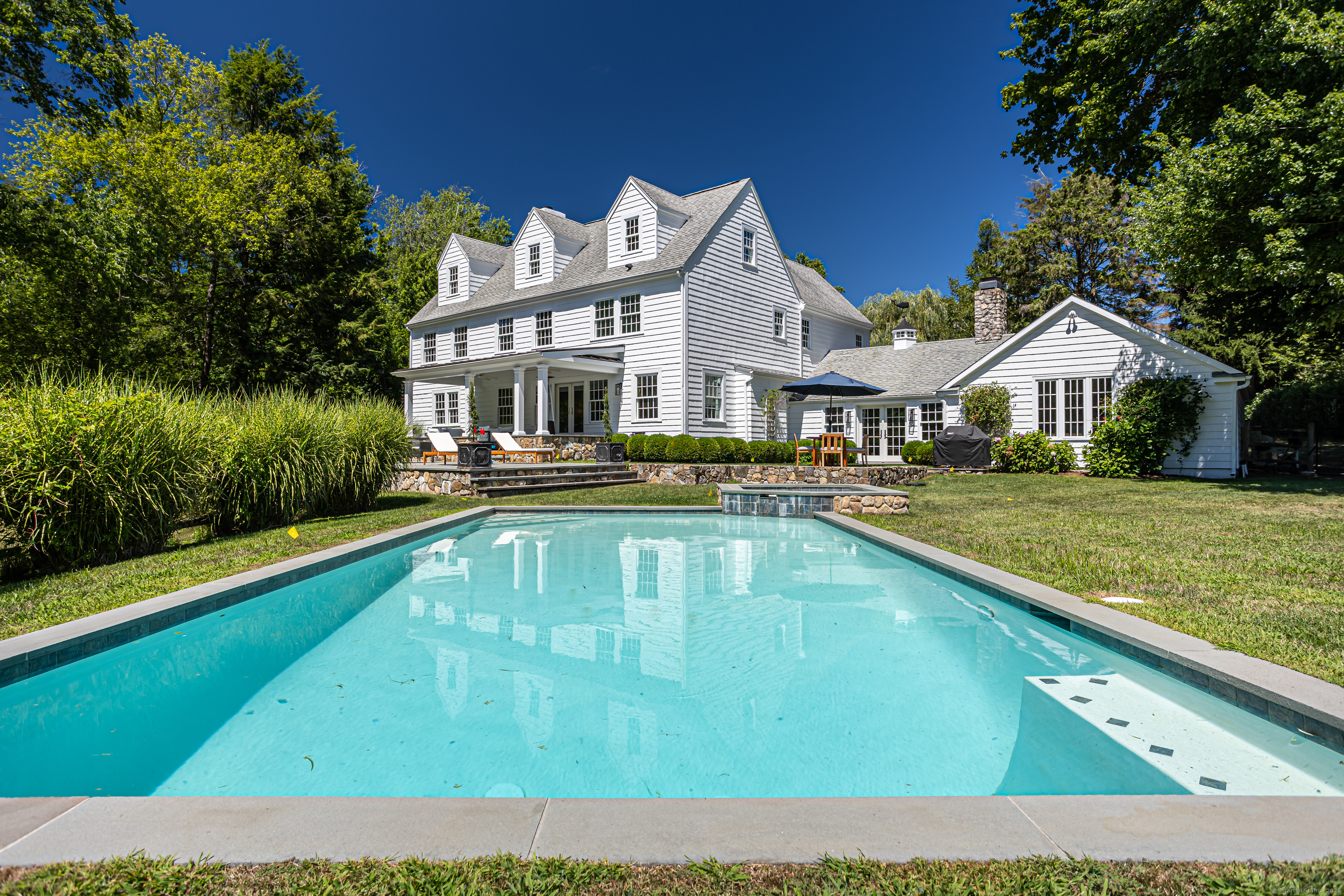 Pritchard Lane, Westport, Connecticut - 6 Bedrooms  
6 Bathrooms  
10 Rooms - 