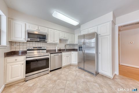 Tiny photo for 14 Walnut Lane #14, Avon, CT 06001 (MLS # 24154898)