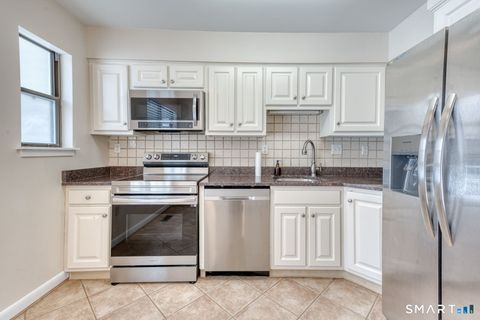 Tiny photo for 14 Walnut Lane #14, Avon, CT 06001 (MLS # 24154898)