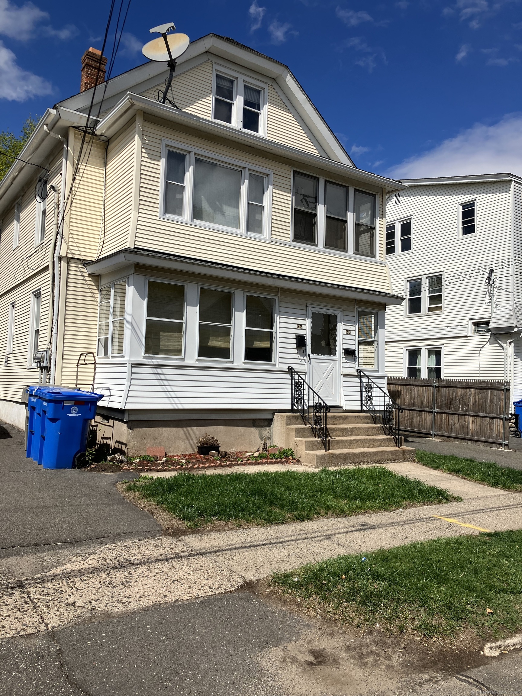 Rental Property at Ward Street 1, Bristol, Connecticut - Bedrooms: 2 
Bathrooms: 1 
Rooms: 4  - $1,350 MO.