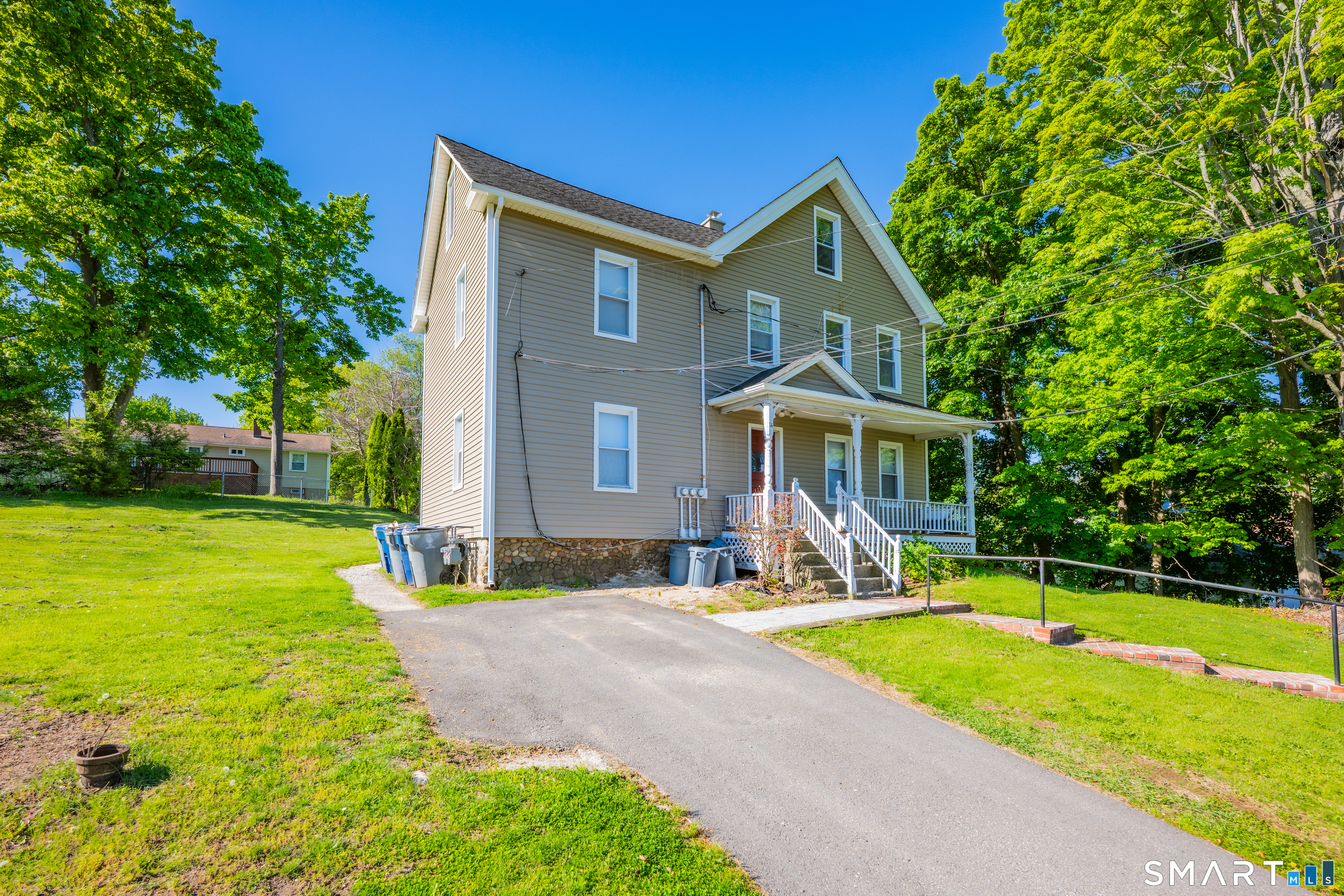 14 White Oak Avenue