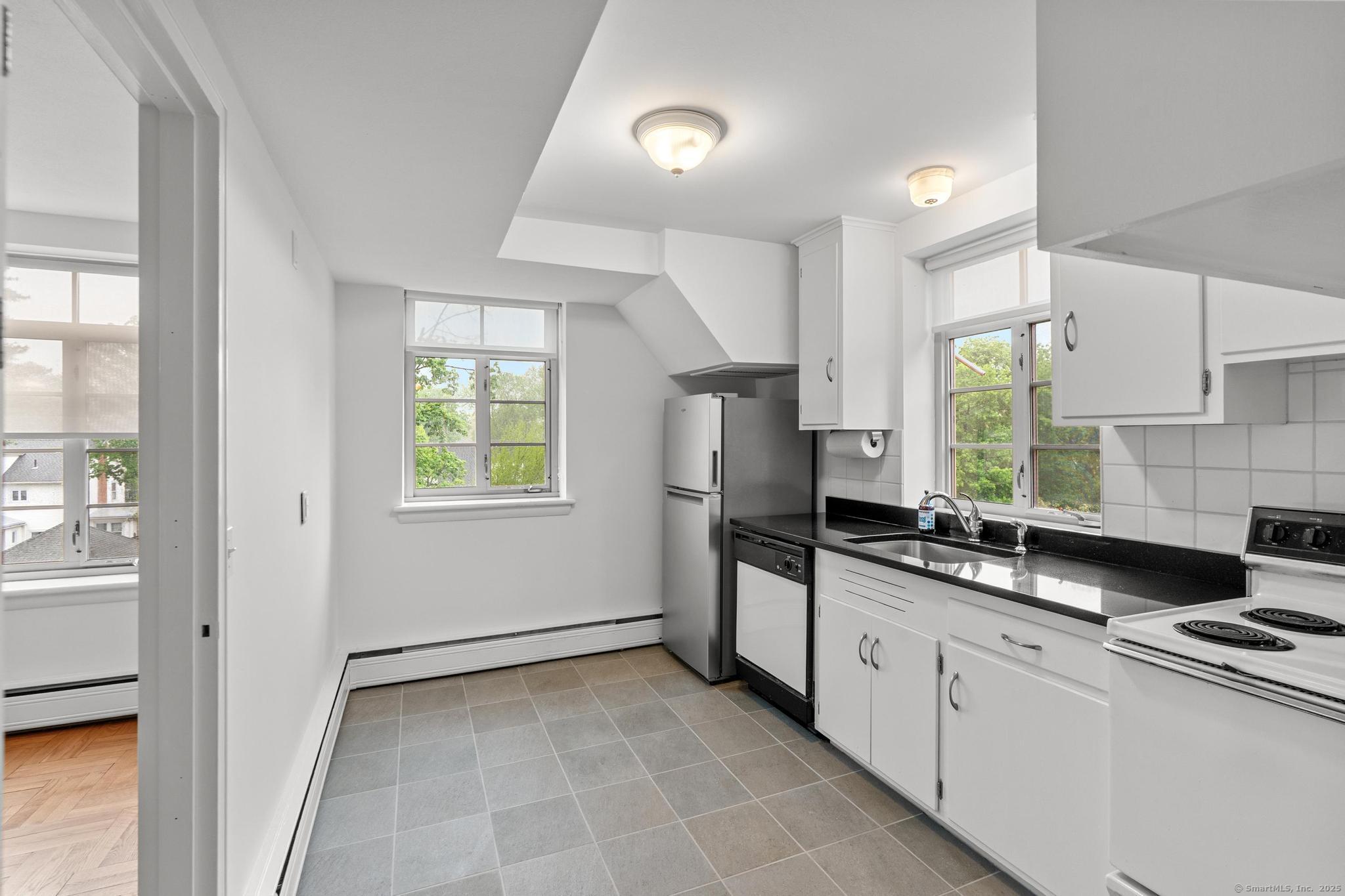 30 Outlook Avenue #APT 306, West Hartford, Connecticut image 11