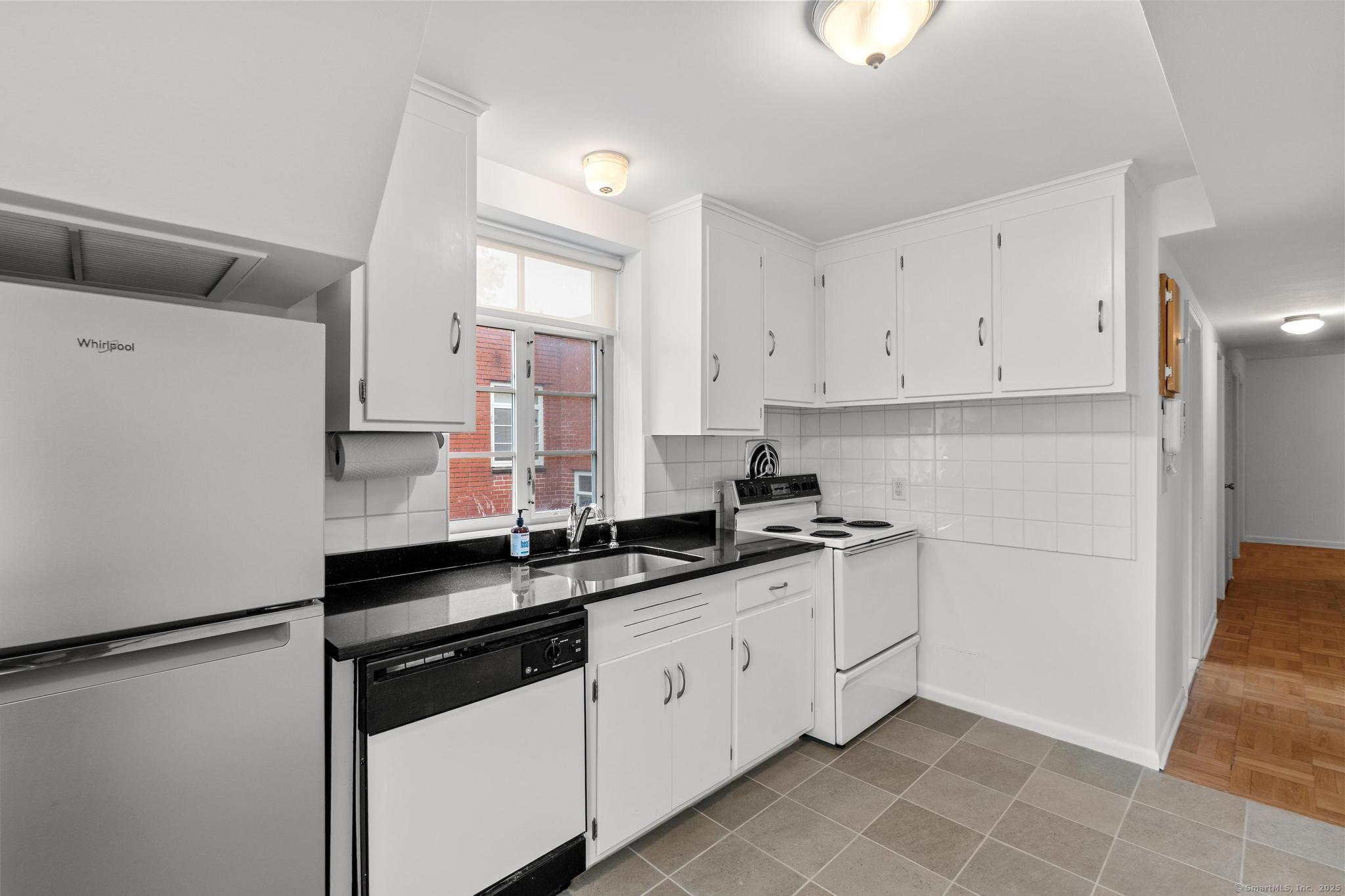30 Outlook Avenue #APT 306, West Hartford, Connecticut image 13